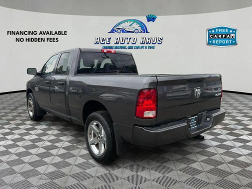 Granite Crystal Metallic Clearcoat 2018 RAM 1500 Express