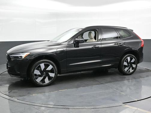 2025 Volvo XC60 Plug-In Hybrid T8 Plus