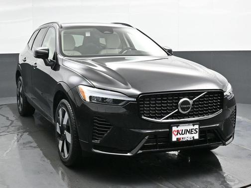 2025 Volvo XC60 Plug-In Hybrid T8 Plus