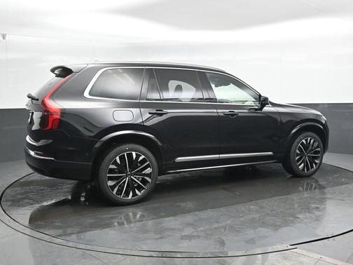 2026 Volvo XC90 B6 Plus 7-Seater
