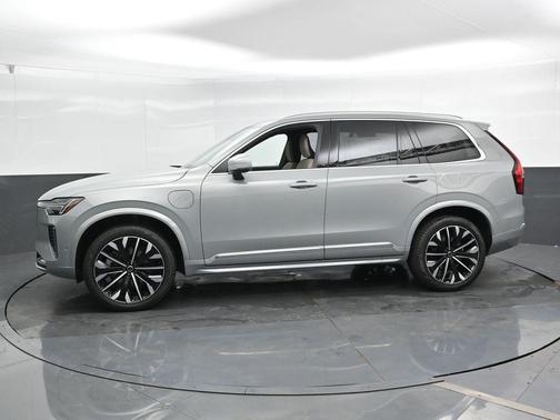 2025 Volvo XC90 Plug-In Hybrid T8 Plus 7-Seater