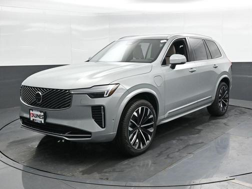 2025 Volvo XC90 Plug-In Hybrid T8 Plus 7-Seater