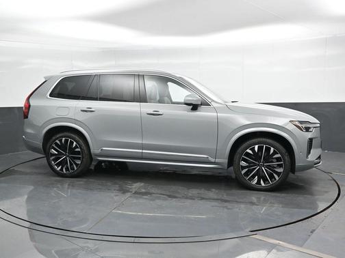 2025 Volvo XC90 Plug-In Hybrid T8 Plus 7-Seater
