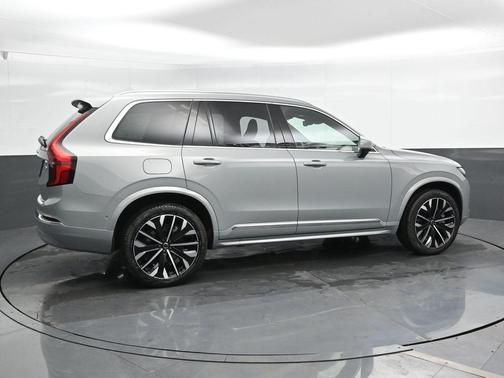 2025 Volvo XC90 Plug-In Hybrid T8 Plus 7-Seater