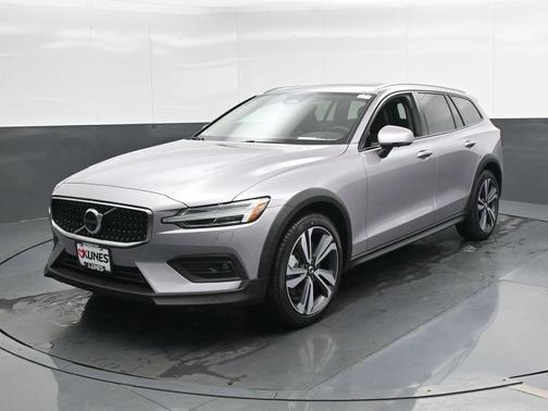 Aurora Blue 2026 Volvo V60 Cross Country B5 Plus