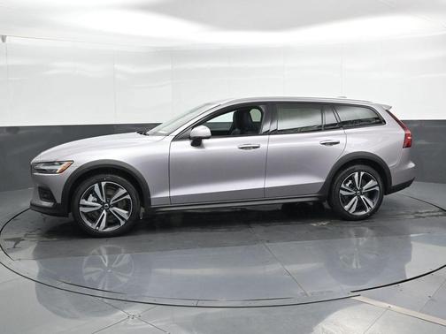 Aurora Blue 2026 Volvo V60 Cross Country B5 Plus