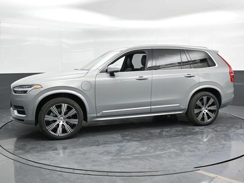 2025 Volvo XC90 Plug-In Hybrid T8 Ultra 6-Seater