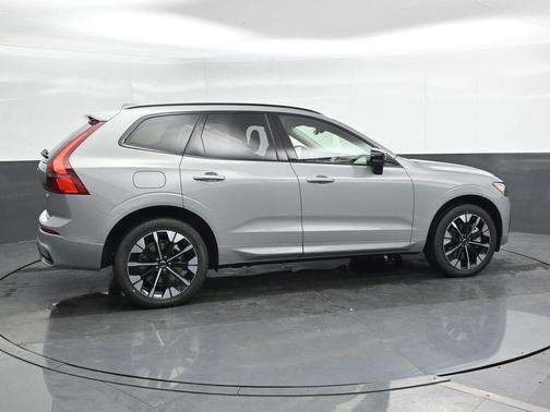 2026 Volvo XC60 Plug-In Hybrid T8 Plus