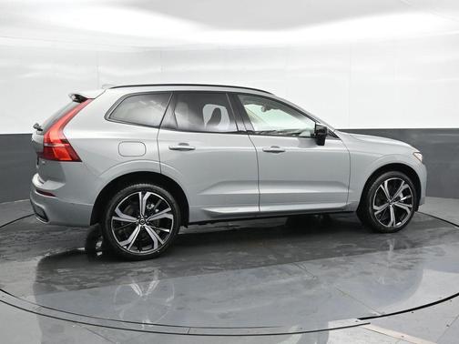 2025 Volvo XC60 Plug-In Hybrid T8 Ultra