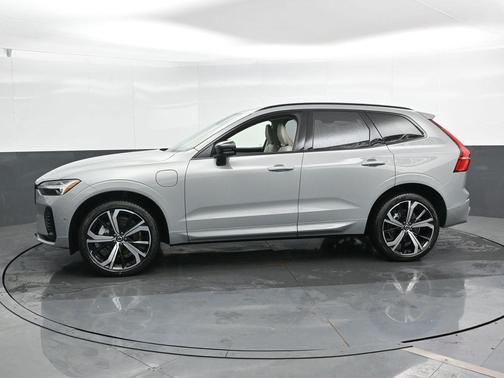 2025 Volvo XC60 Plug-In Hybrid T8 Ultra