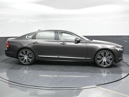 2024 Volvo S90 Recharge Plug-In Hybrid T8 Ultimate