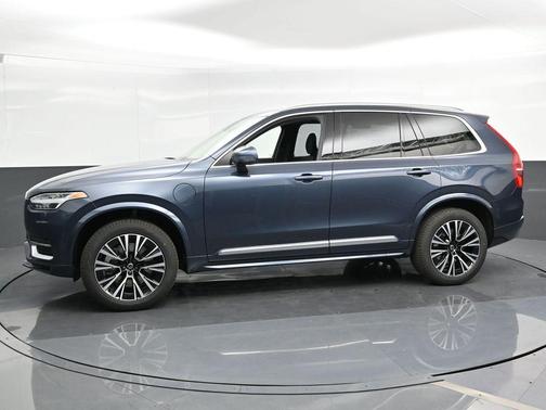 2025 Volvo XC90 Plug-In Hybrid T8 Plus 7-Seater