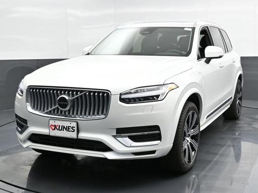 2025 Volvo XC90 Plug-In Hybrid T8 Core 7-Seater