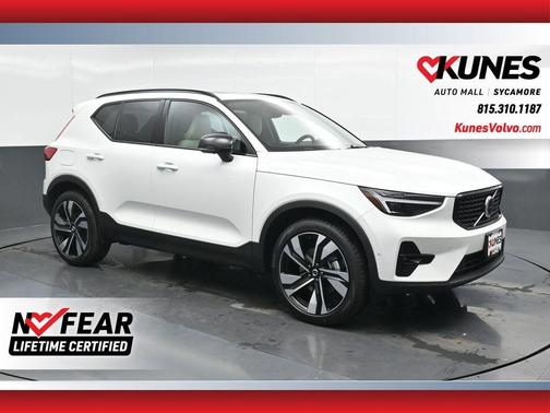 2026 Volvo XC40 B5 Ultra