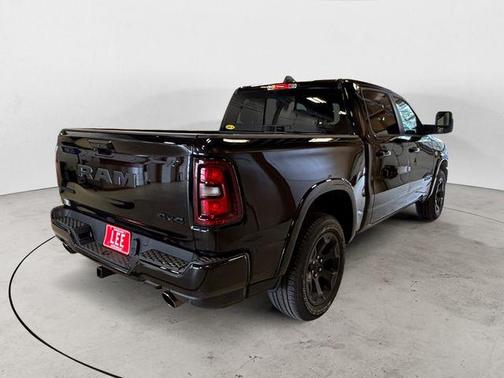 Diamond Black Crystal Pearlcoat 2026 RAM 1500 Big Horn/Lone Star