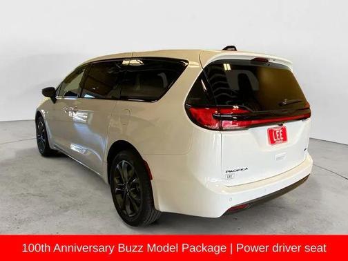 Bright White Clearcoat 2026 Chrysler Pacifica L