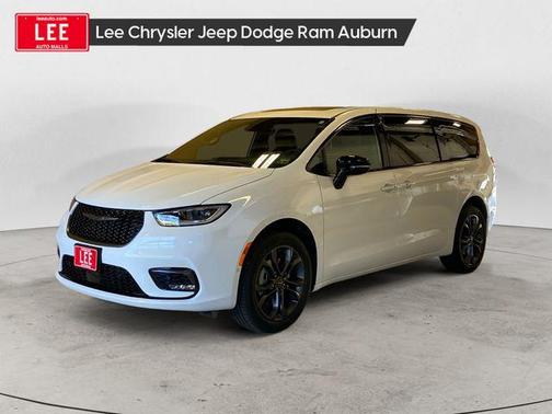 2026 Chrysler Pacifica L