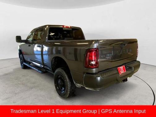 2026 RAM 2500 Tradesman Crew Cab 4x4 6'4' Box