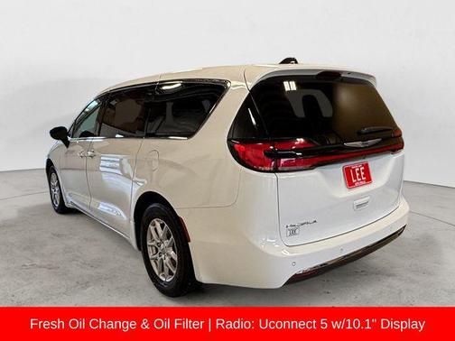 Bright White Clearcoat 2024 Chrysler Pacifica Touring L