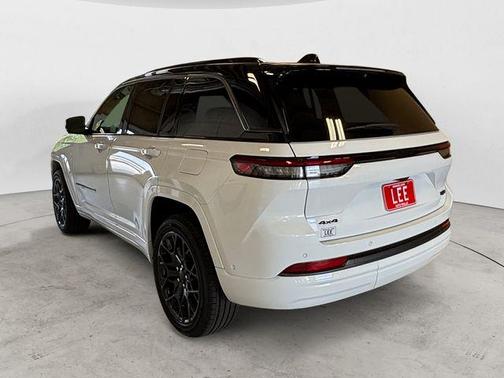 Bright White Clearcoat 2026 Jeep Grand Cherokee Summit