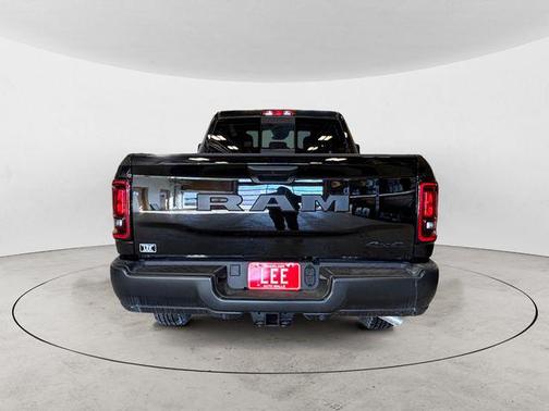 2026 RAM 2500 Tradesman Crew Cab 4x4 6'4' Box