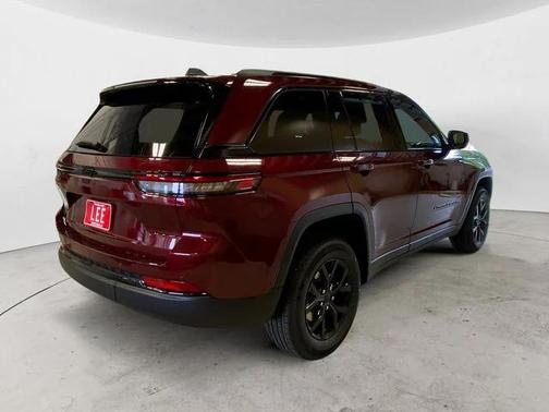 2025 Jeep Grand Cherokee Altitude