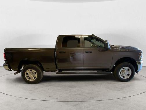 2025 RAM 2500 Tradesman Crew Cab 4x4 6'4' Box