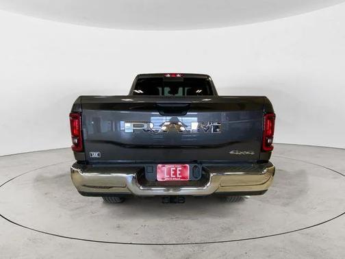 2025 RAM 2500 Tradesman Crew Cab 4x4 6'4' Box