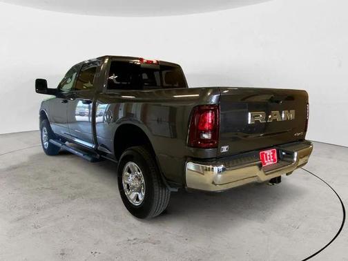 2025 RAM 2500 Tradesman Crew Cab 4x4 6'4' Box