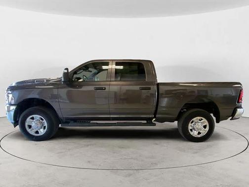 2025 RAM 2500 Tradesman Crew Cab 4x4 6'4' Box