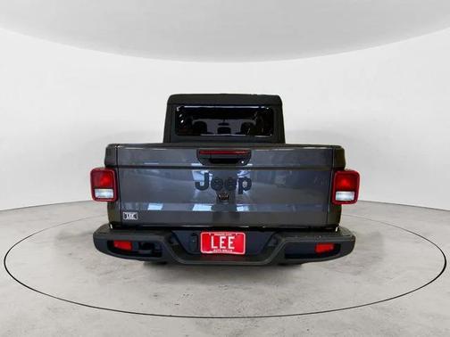 2025 Jeep Gladiator Nighthawk