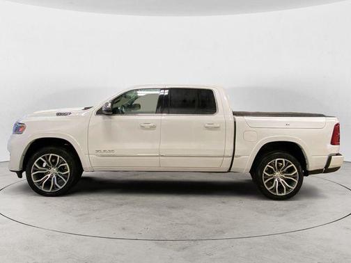 Ivory White Tri-Coat Pearlcoat 2026 RAM 1500 ST