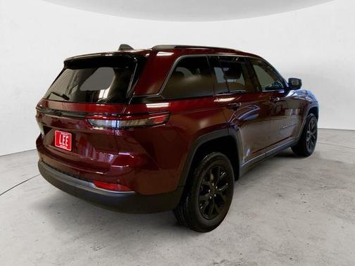 Velvet Red Pearlcoat 2026 Jeep Grand Cherokee Altitude