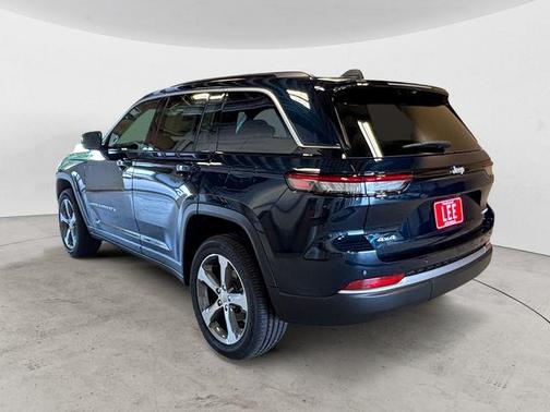Fathom Blue Pearlcoat 2026 Jeep Grand Cherokee Limited