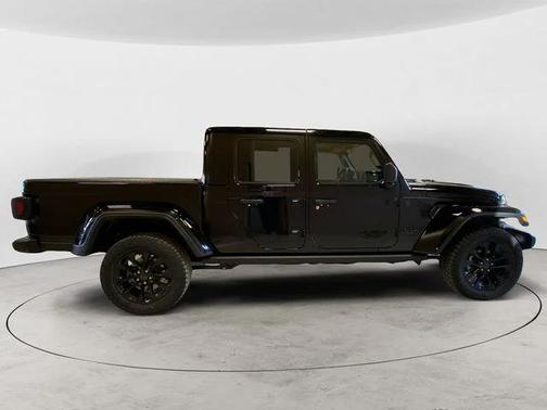 2025 Jeep Gladiator Nighthawk