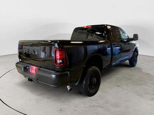 2026 RAM 2500 Tradesman Crew Cab 4x4 6'4' Box