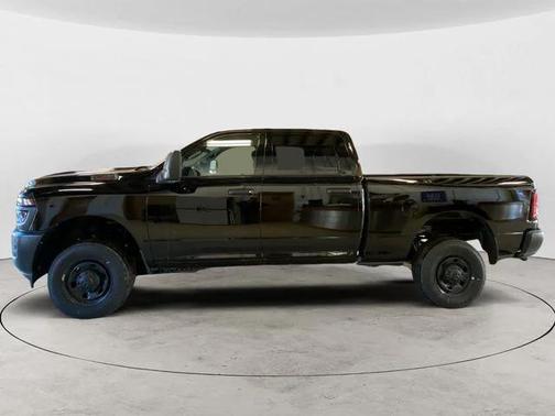 2026 RAM 2500 Tradesman Crew Cab 4x4 6'4' Box