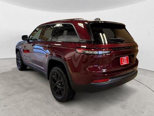 Velvet Red Pearlcoat 2026 Jeep Grand Cherokee Altitude