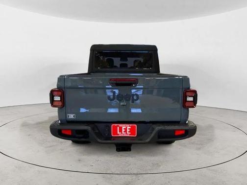 2026 Jeep Gladiator Willys 4x4