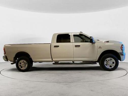 2024 RAM 2500 Tradesman Crew Cab 4x4 8' Box