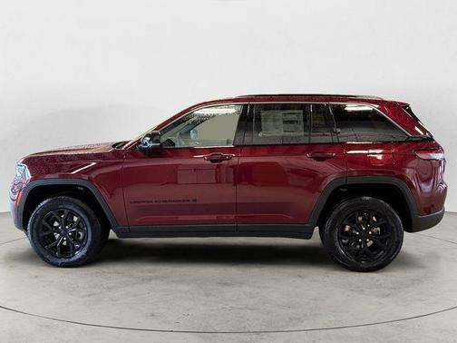 Velvet Red Pearlcoat 2026 Jeep Grand Cherokee Altitude