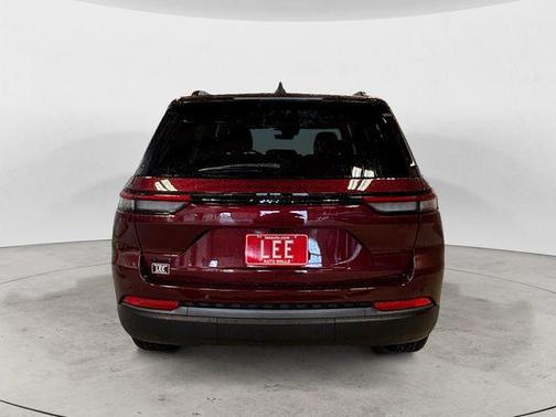 Velvet Red Pearlcoat 2026 Jeep Grand Cherokee Altitude