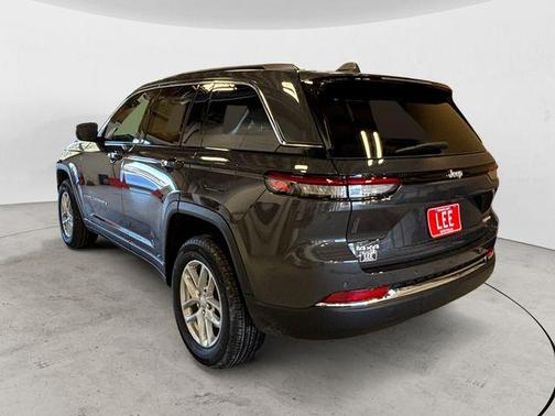 Baltic Gray Metallic Clearcoat 2026 Jeep Grand Cherokee Altitude
