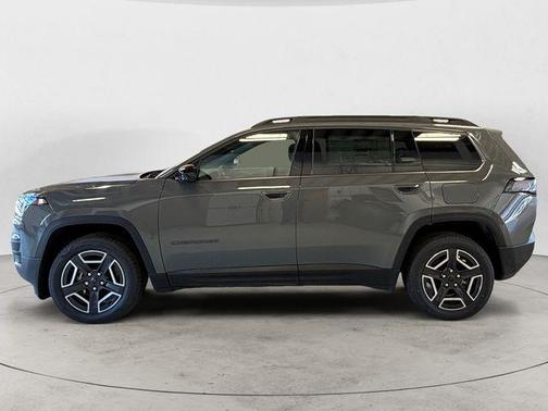 Sting-Gray Clearcoat 2026 Jeep Cherokee Laredo