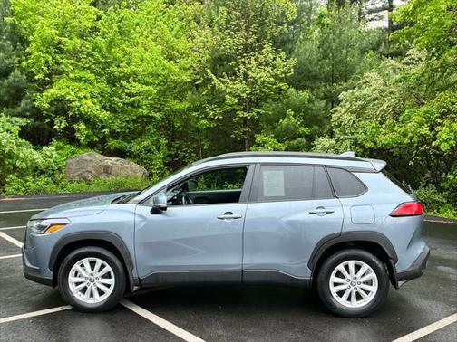 2022 Toyota Corolla Cross LE