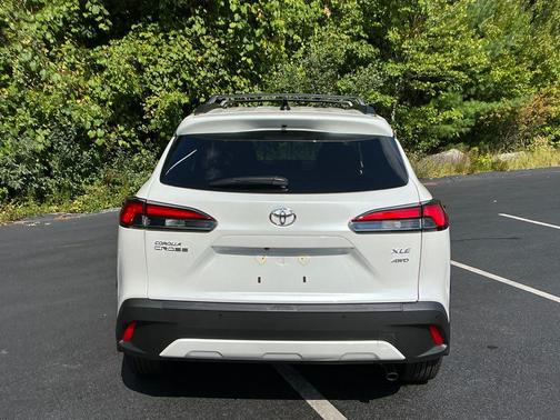 2025 Toyota Corolla Cross XLE