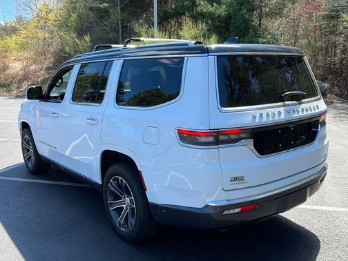 Diamond Black Crystal Pearlcoat 2022 Jeep Grand Wagoneer Series I 4x4
