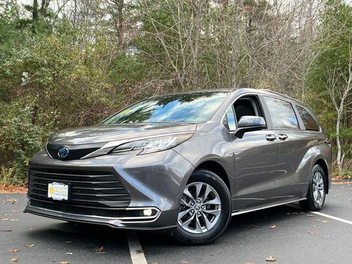 2022 Toyota Sienna XLE