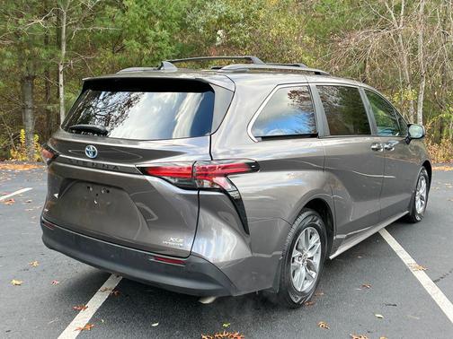2022 Toyota Sienna XLE
