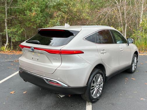 2023 Toyota Venza XLE